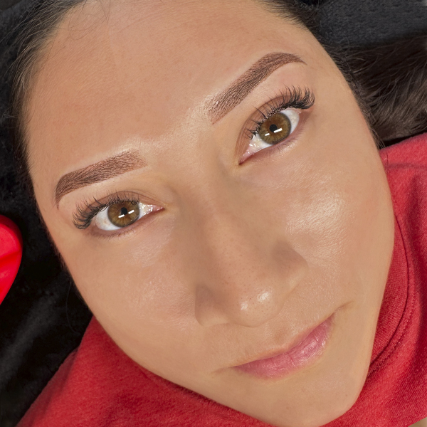 Máxima precisión en técnicas de microblading en Cancún